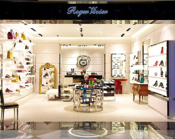 تعر في إلى برنامج Vogue Fashion Dubai Experience في دبي مول نواعم