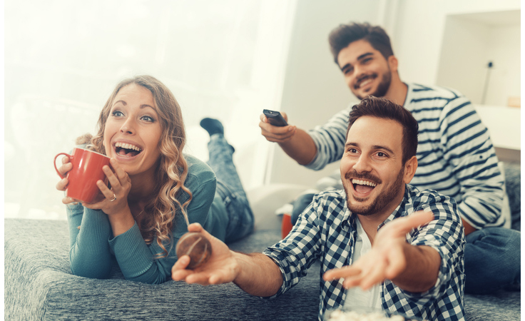 إيجابيات وسلبيات صداقاتك على علاقتك الزوجية