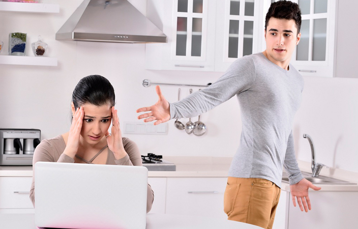6 علامات تدلّ على أن زوجك أناني