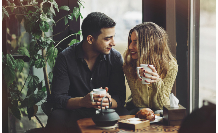 هكذا تُشعِرين زوجك برغبتك فيه.. فهو أيضاً بحاجة إلى ذلك!