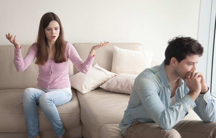 5 عادات تهدد بتدمير الزواج.. احترسي منها