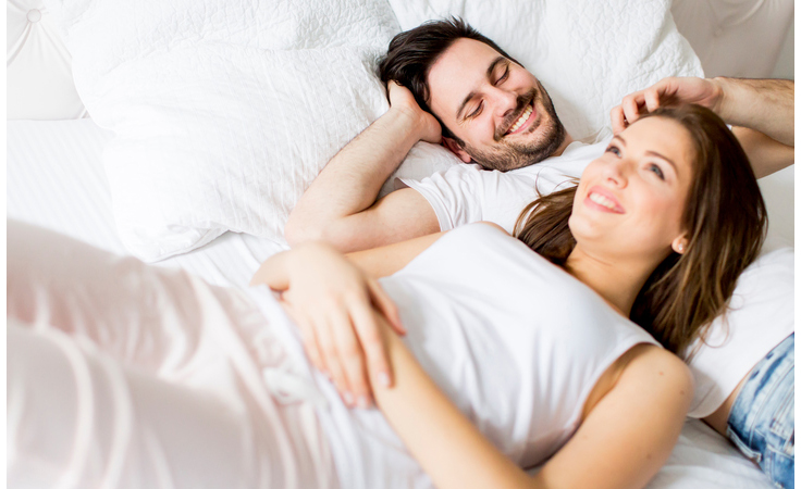 هكذا تحافظين على شعلة حياتكما الحميمة بعد الزواج