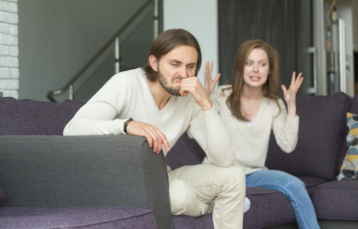 5 عادات تهدد بتدمير الزواج.. احترسي منها