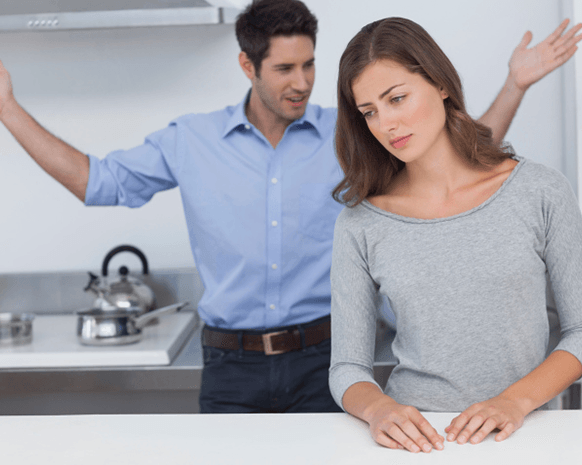 لهذه الأسباب.. لا تستمرّي في زواج تعيس من أجل أطفالك