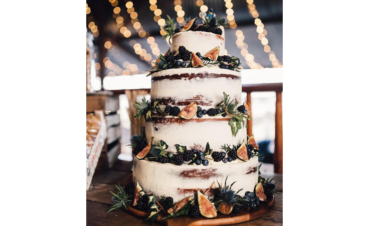 استوحي كعكة زفاف متميّزة لفرحك الشتوي