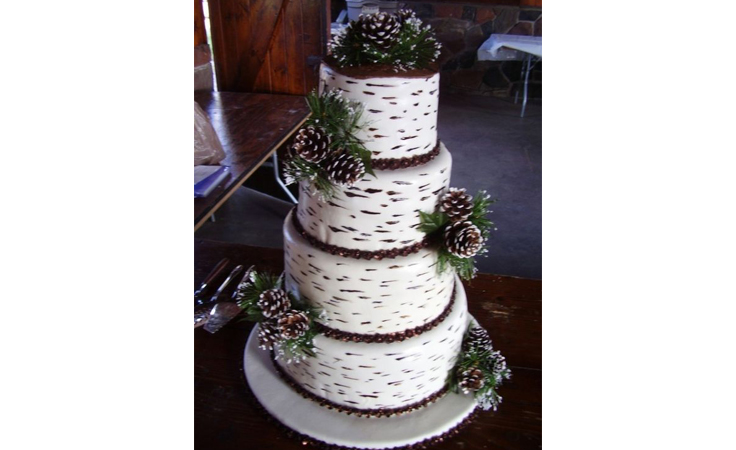 استوحي كعكة زفاف متميّزة لفرحك الشتوي