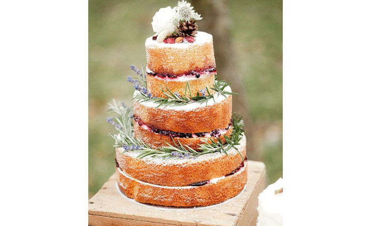 استوحي كعكة زفاف متميّزة لفرحك الشتوي
