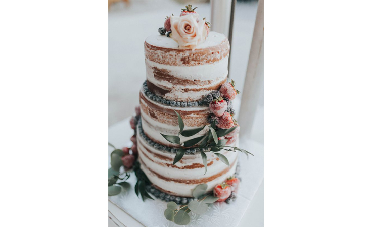 استوحي كعكة زفاف متميّزة لفرحك الشتوي