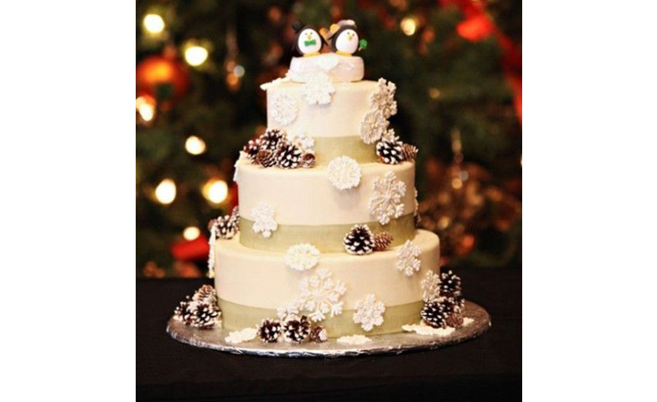 استوحي كعكة زفاف متميّزة لفرحك الشتوي