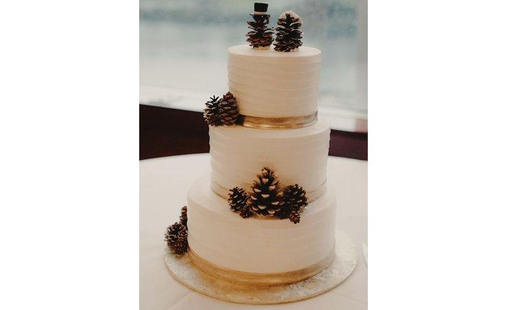 استوحي كعكة زفاف متميّزة لفرحك الشتوي
