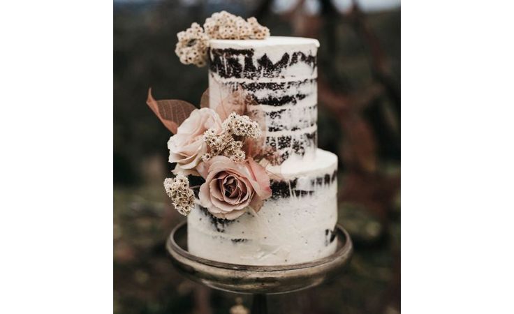 استوحي كعكة زفاف متميّزة لفرحك الشتوي