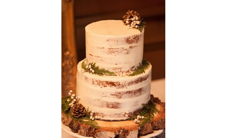 استوحي كعكة زفاف متميّزة لفرحك الشتوي