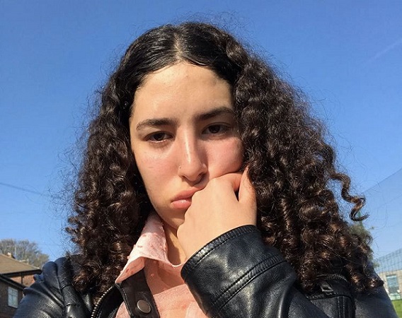 مفاجأة.. لينا الفيشاوي تنشر صور محادثات صادمة بينها وبين والدها