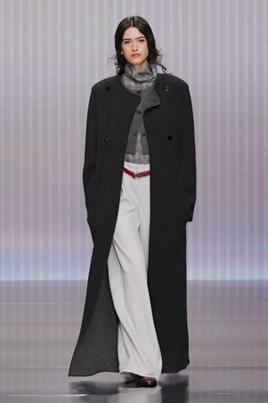 هدوء محسوب يرسم ملامح المرحلة الجديدة في عرض جورجيو أرماني