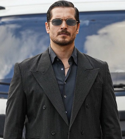 شاتاي أولسوي يعلن غضبه بسبب علاقات الحب