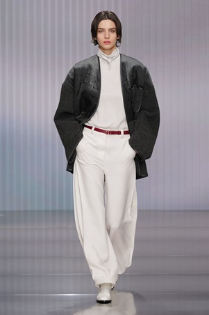 هدوء محسوب يرسم ملامح المرحلة الجديدة في عرض جورجيو أرماني