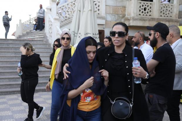 أول ظهور لخطيبة مصطفى درويش وانهيارها في جنازته
