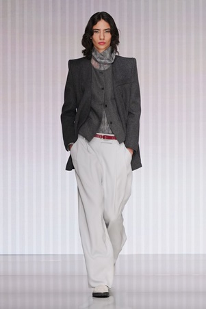 هدوء محسوب يرسم ملامح المرحلة الجديدة في عرض جورجيو أرماني