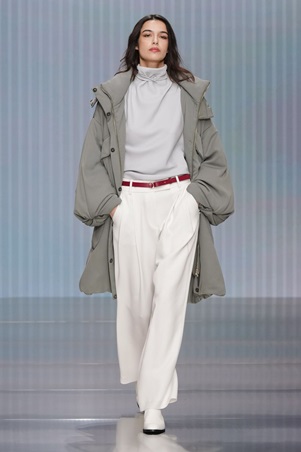 هدوء محسوب يرسم ملامح المرحلة الجديدة في عرض جورجيو أرماني