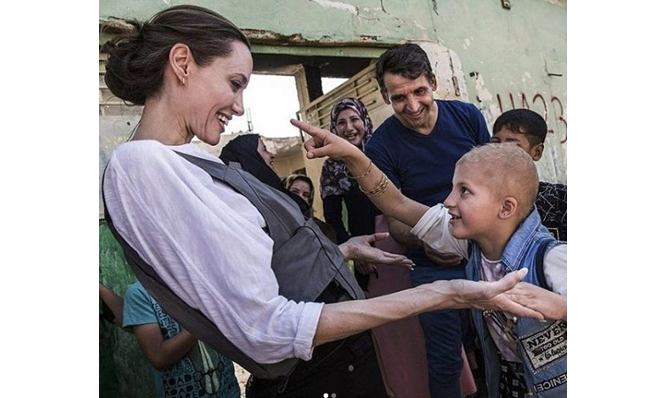 أنجلينا جولي تزور العراق وتُفاجَأ بهول الكارثة