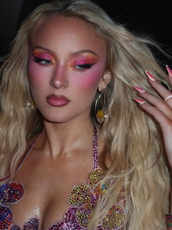 إليكِ أحدث صيحات المكياج لموسم الربيع