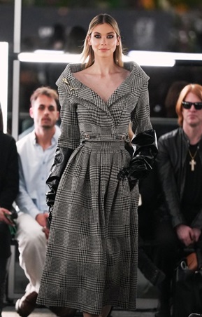 Glamoda تطلق مجموعة “Black Tulip” للمصممة عبير سطوحي في باريس