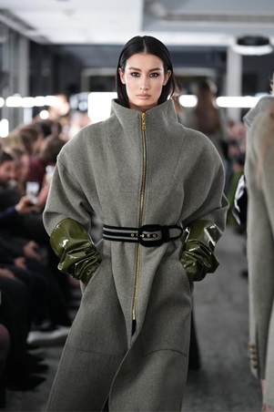 Glamoda تطلق مجموعة “Black Tulip” للمصممة عبير سطوحي في باريس