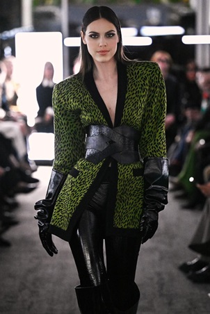 Glamoda تطلق مجموعة “Black Tulip” للمصممة عبير سطوحي في باريس