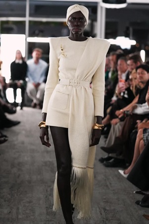 Glamoda تطلق مجموعة “Black Tulip” للمصممة عبير سطوحي في باريس