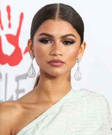 هل تعود صيحة الجمال العربي التقليدي؟