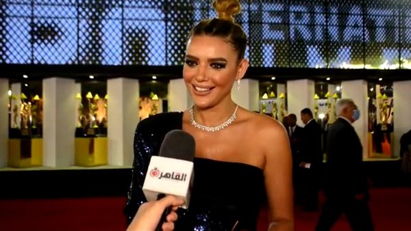 هبة السيسي تتحدث عن سبب رفضها الظهور بشعر مستعار وعلاقتها بـ 