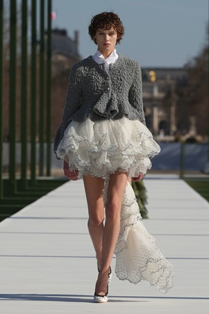 ديور خريف وشتاء 26-27.. شتاء تحت شمس باريس