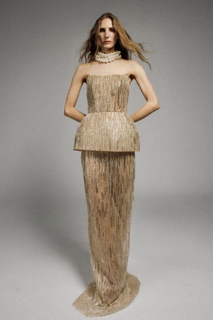 خفة لافتة في مجموعة أزياء Nihan Peker الجديدة