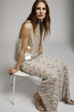 خفة لافتة في مجموعة أزياء Nihan Peker الجديدة