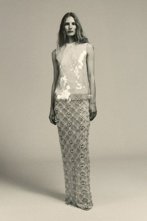 خفة لافتة في مجموعة أزياء Nihan Peker الجديدة