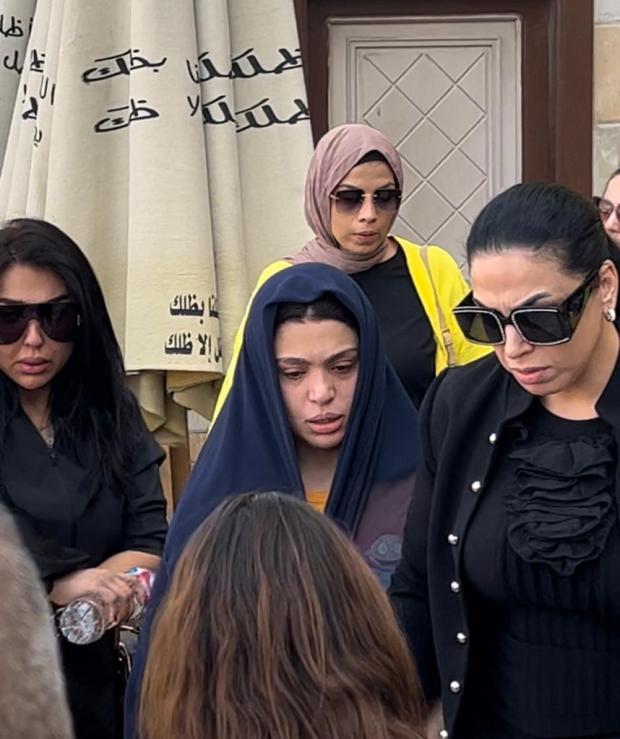 أول ظهور لخطيبة مصطفى درويش وانهيارها في جنازته