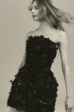 خفة لافتة في مجموعة أزياء Nihan Peker الجديدة