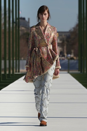 ديور خريف وشتاء 26-27.. شتاء تحت شمس باريس