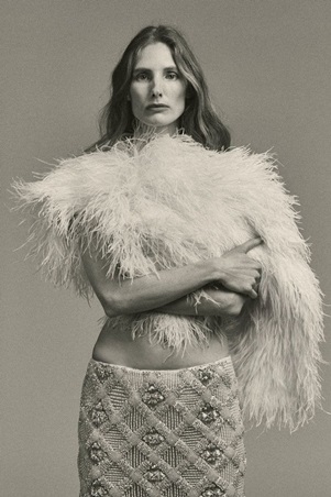 خفة لافتة في مجموعة أزياء Nihan Peker الجديدة