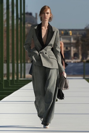 ديور خريف وشتاء 26-27.. شتاء تحت شمس باريس