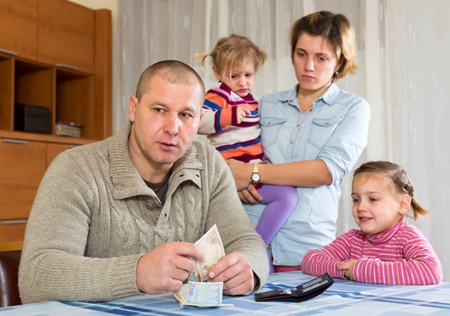 3 طرق لتخفيف الضغوط والأعباء على زوجك في شهر رمضان