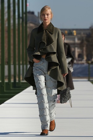 ديور خريف وشتاء 26-27.. شتاء تحت شمس باريس