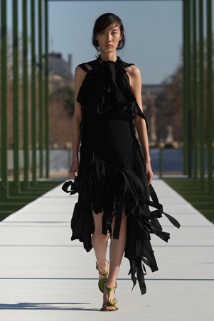 ديور خريف وشتاء 26-27.. شتاء تحت شمس باريس