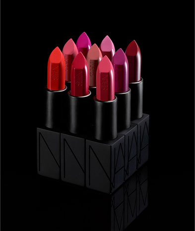 NARS تحتفل بعيدها الـ20 مع قلم أحمر شفاه Audacious