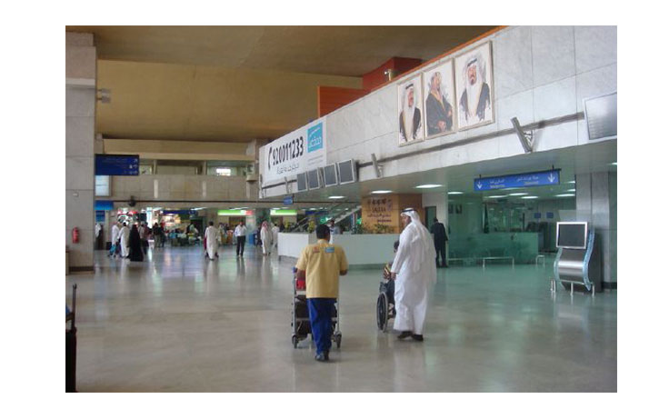 الجوازات بالسعودية تعلن عن شروط تمديد تأشيرة الزيارات العائلية حتى