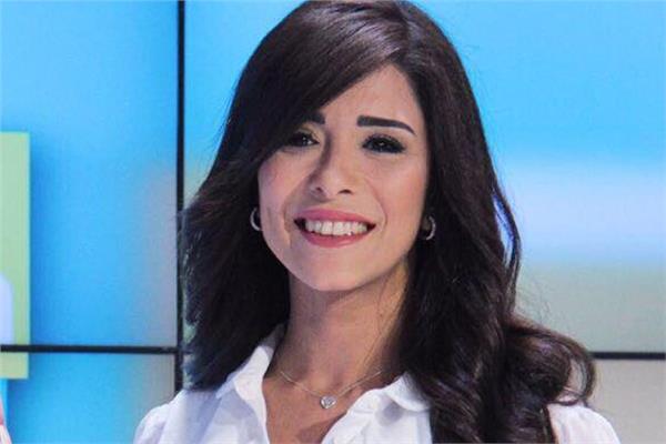 وفاة الإعلامية أسماء مصطفى متأثرة بالسرطان وزوجها يعلق: انكسر ظهري
