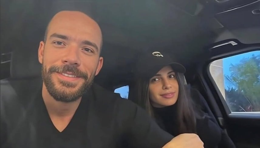 رسائل رومانسية متبادلة بين أمال ماهر وزوجها عبر 