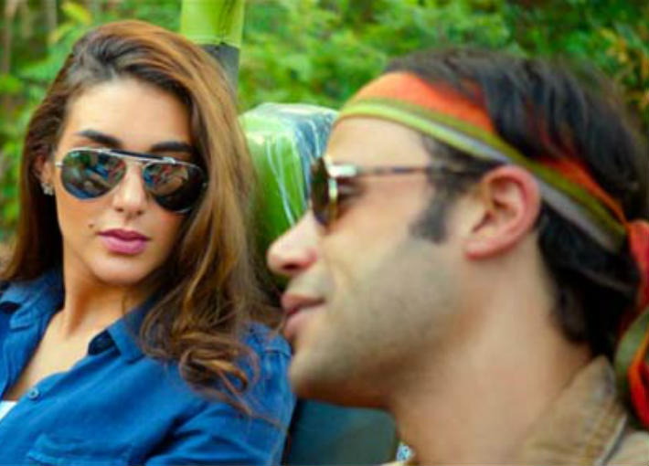 داخل حمام السباحة... أحدث صورة لياسمين صبري ومحمد إمام