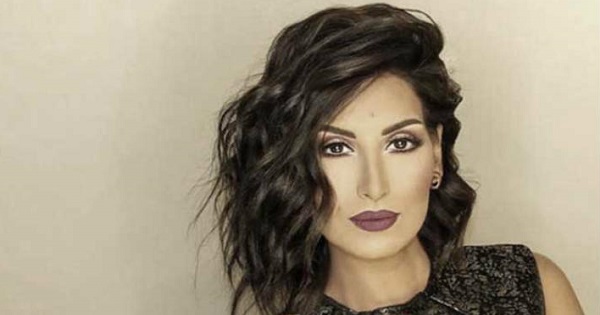 صورة.. رويدا عطية ونجلها بنفس الإطلالة!