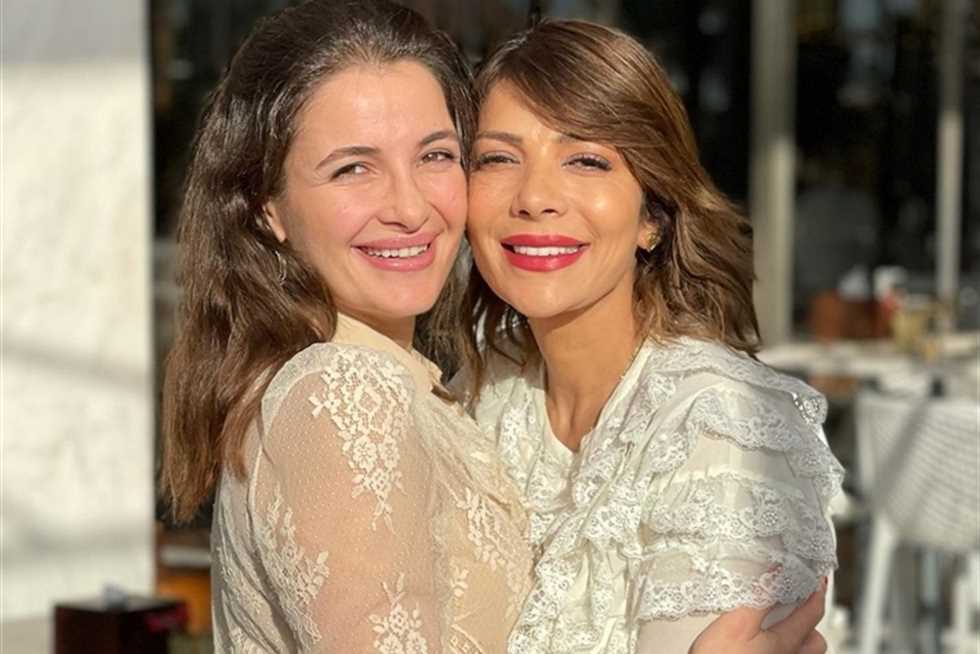 شام الذهبي تطلق أول تجربة غنائية لها ورد فعل صادم من والدتها